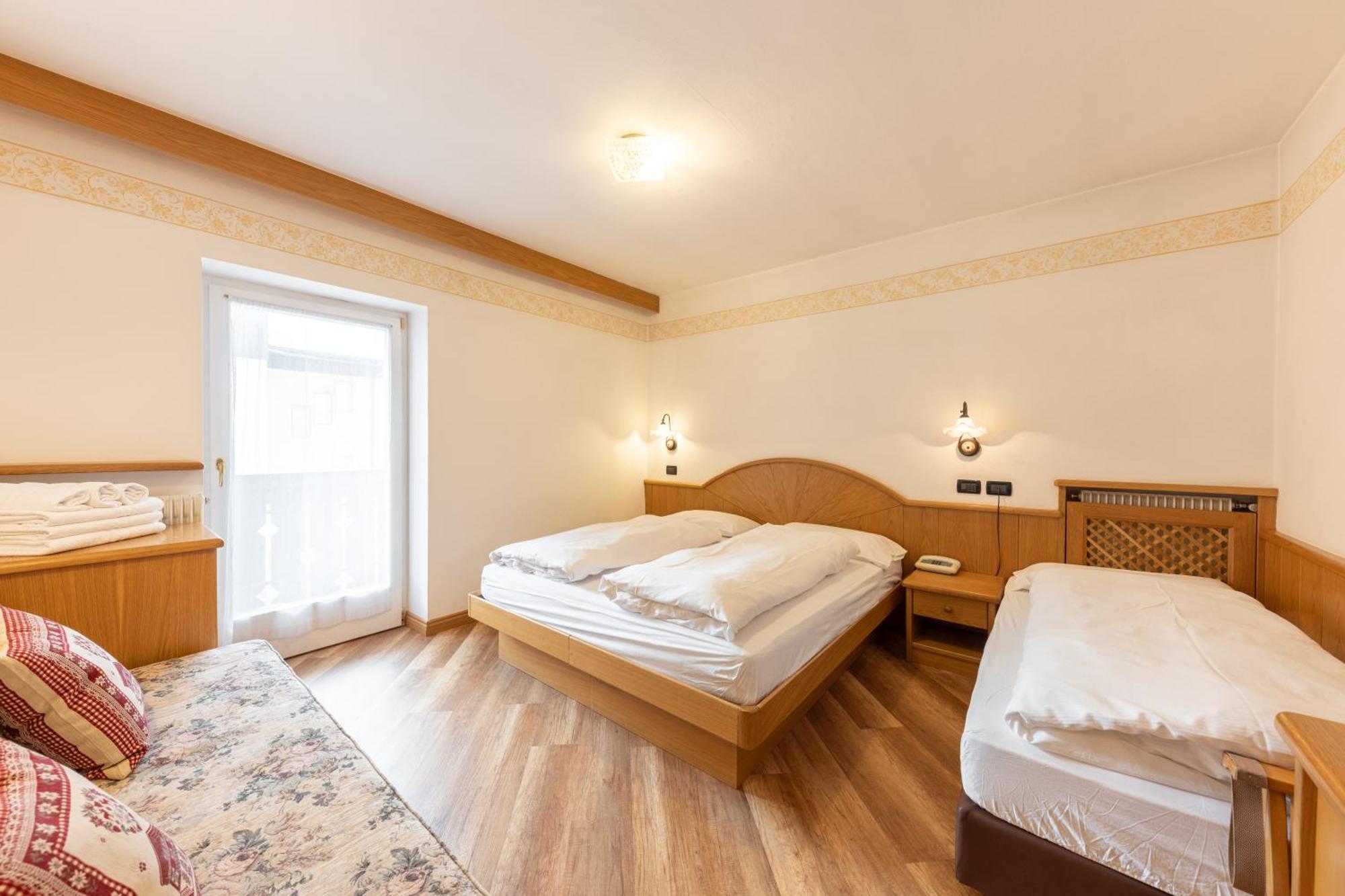 Albergo Arnica Каназей Екстериор снимка